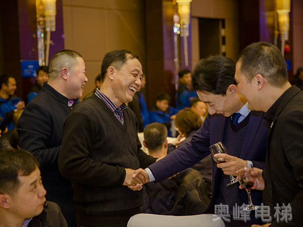 團(tuán)隊(duì)風(fēng)采2